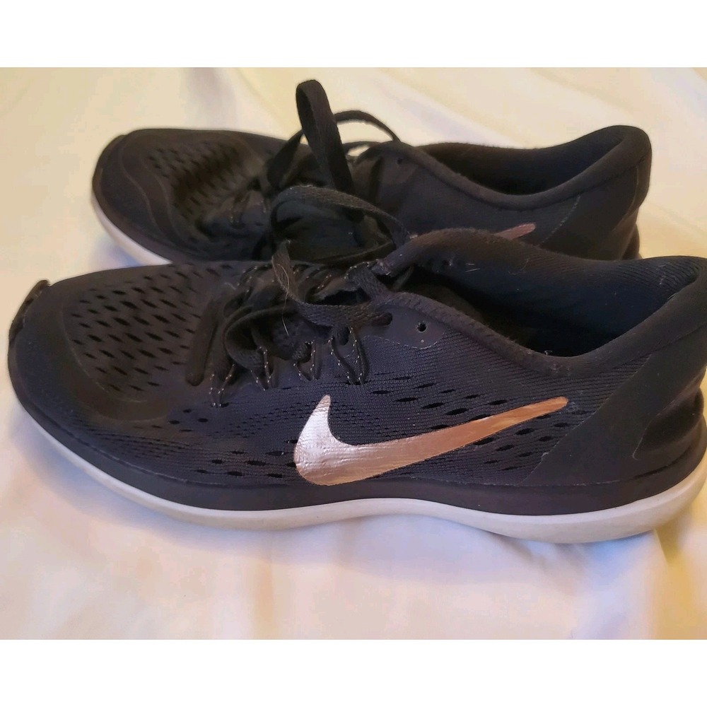 Nike Flex 2017 Run Women's Size‎ 6 Running Shoes Black Gold